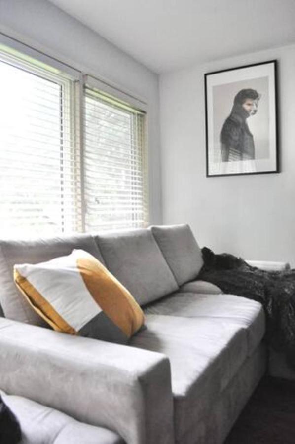 Cozy 1 Bd Suite Centrally Located North Vancouver Exterior photo